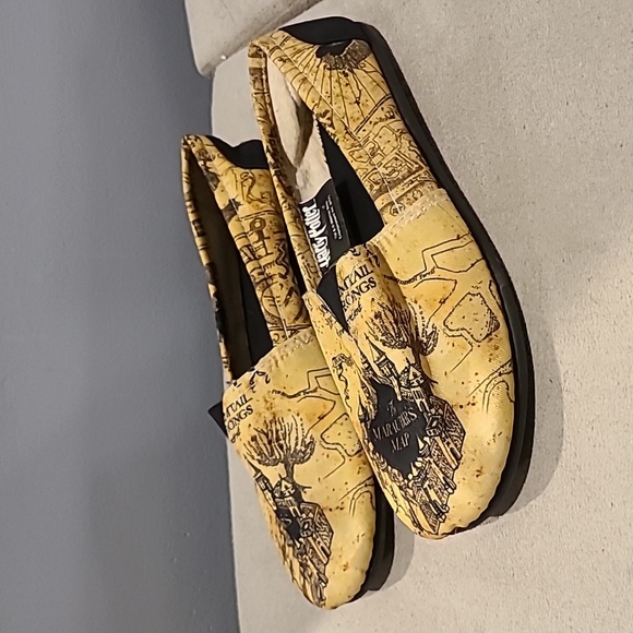 Bioworld Harry Potter Marauder's Map Shoes Sz. S (6/7) - Picture 2 of 9